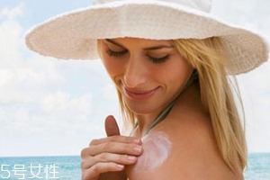 防曬霜每次最佳使用量是多少？多多益善