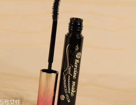 睫毛膏和種睫毛哪個(gè)好？