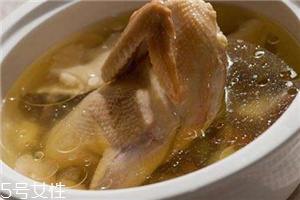 冬天喝雞湯還是鴨湯？雞湯和鴨湯各有優(yōu)點(diǎn)