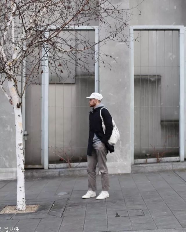 男生極簡風穿搭圖片 基礎(chǔ)色穿衣搭配