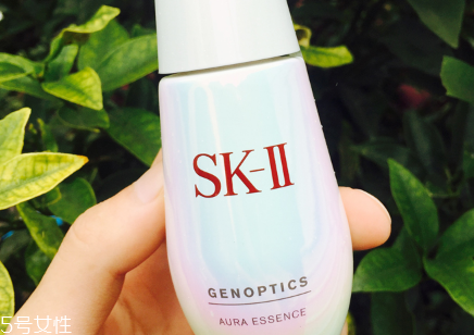 sk2小燈泡和小銀瓶哪個好？sk2小燈泡使用測評