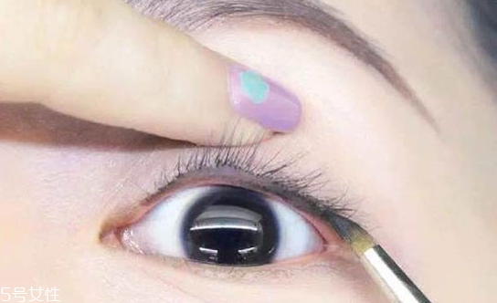 新手適合眼線液還是眼線筆？史上最全眼線誤區(qū)