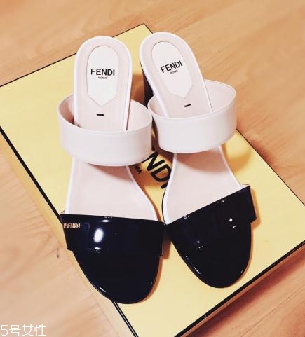 fendi鞋子一般多少錢？引領(lǐng)時尚潮流