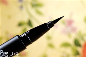 眼線筆硬頭和軟頭的哪個(gè)好用？單眼皮眼妝教程