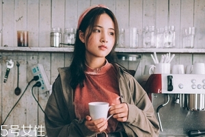 絲白祛斑軟膏多久見(jiàn)效？三個(gè)療程效果更佳