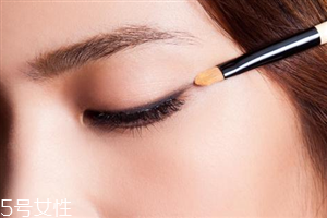 眼線怎么不暈妝？睫毛膏和眼線的正確畫法