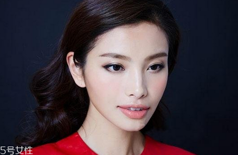 眼線液哪個牌子好用不暈染？眼角下垂畫眼線圖解 