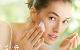 硅膠的潔面儀好用嗎？不要使用過多