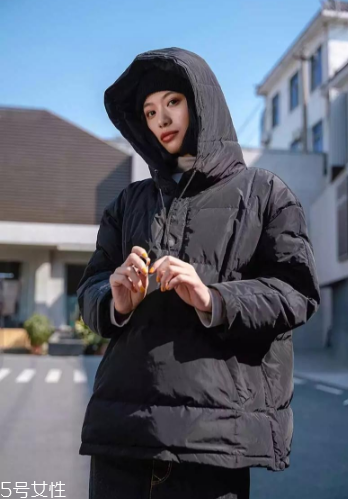 羽絨服怎么穿顯高？這個(gè)冬天溫暖不減造型