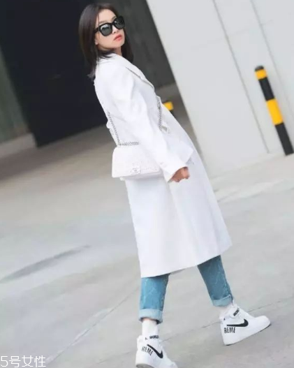 長款大衣搭配什么鞋子？這樣穿氣場兩米八