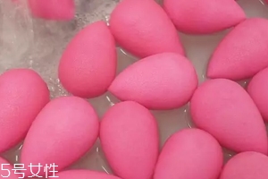 美妝蛋用前要沾濕嗎？美妝蛋不能直接用