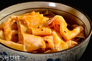 阿寬四川鋪蓋面好吃嗎？真實(shí)的試吃體驗(yàn)