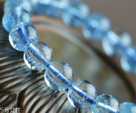 海藍(lán)寶是越透越好嗎？它是海水的化身
