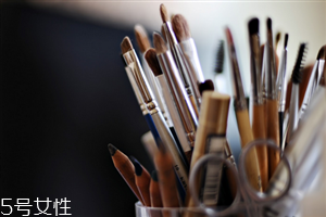 洗化妝刷要用什么洗？選購化妝刷誤區(qū)