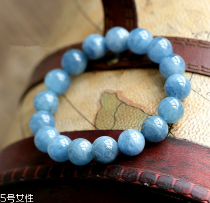 海藍(lán)寶石戴哪只手？最佳的天然護(hù)身符