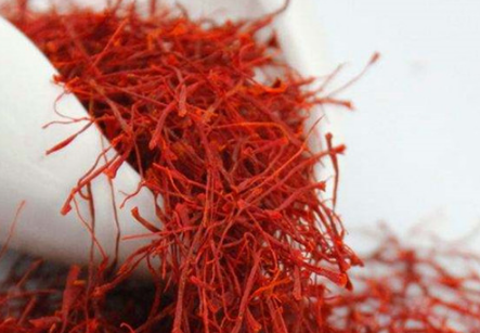 藏紅花泡腳會不會上火？藏紅花性平和一般不上火