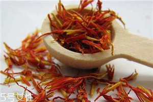 女生能用藏紅花泡腳嗎？經(jīng)期和妊娠期不能使用