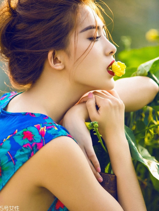 眼影怎么畫會(huì)自然好看？眼影顏色這樣搭配最好看