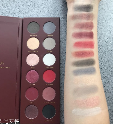 zoeva眼影多少錢？zoeva queens guard眼影盤試色