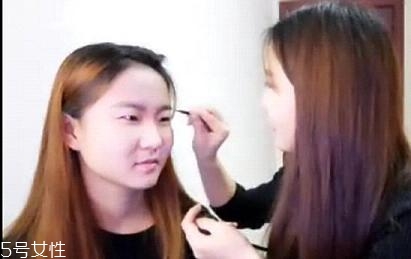 內(nèi)雙怎么畫眼線？?jī)?nèi)雙眼皮畫眼妝技巧
