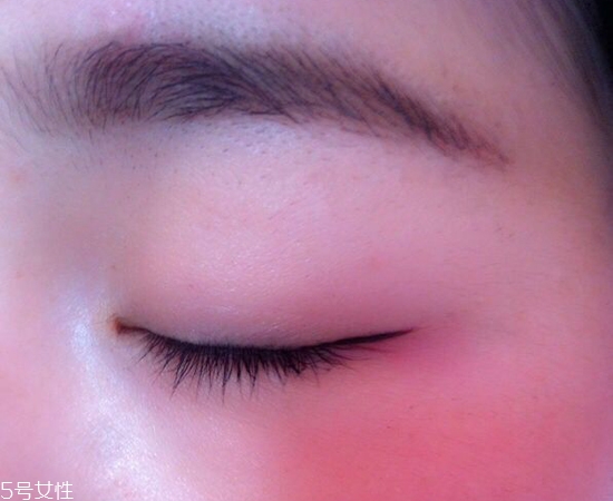 內(nèi)雙怎么畫眼線？?jī)?nèi)雙眼皮畫眼妝技巧
