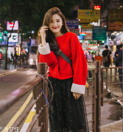 紅色毛衣配什么外套？冬季搭配風(fēng)度與溫度共存