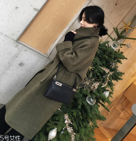 大衣和羽絨服哪個保暖？這個冬天不會冷