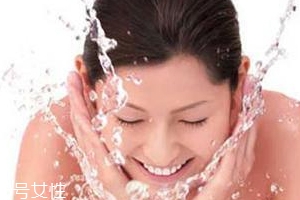 潔面乳和洗面奶是一種產(chǎn)品嗎？洗面奶適合干皮