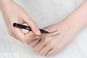 眼線筆多少錢一支？看看大熱的眼線筆價格
