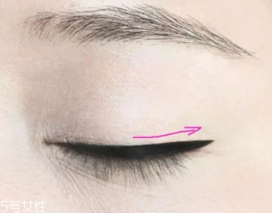 眼線筆怎么用？圖解基本的步驟