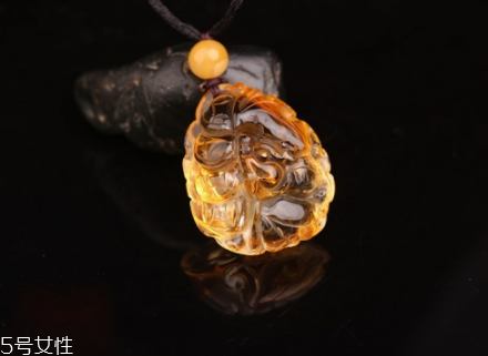 黃水晶戴左手還是右手？水晶佩戴大有講究