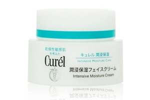 Curel乳霜早晚都能用嗎？夜間用最好