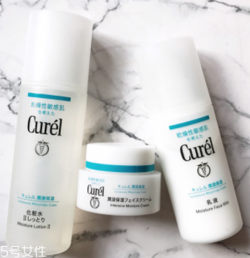 Curel乳霜早晚都能用嗎？夜間用最好