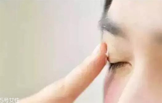 化眼妝對(duì)眼睛有害嗎？好看又迷人的眼妝