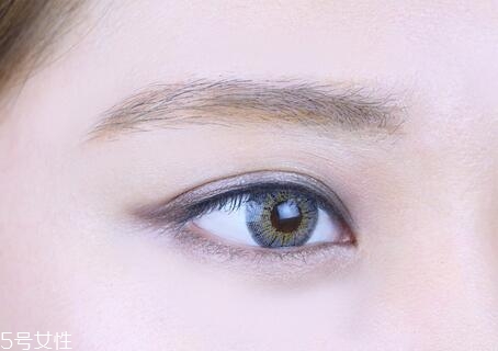 西柚色眼影怎么畫？教你畫高冷女神妝容