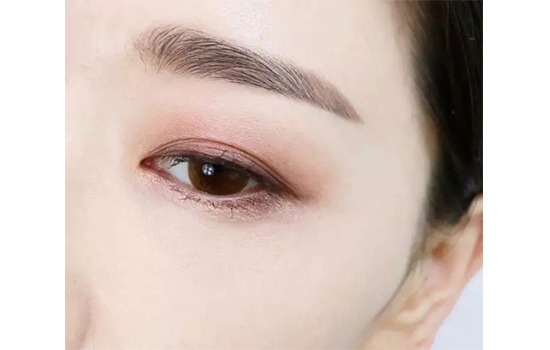 豆沙色眼妝怎么畫(huà)？超受歡迎的空氣眼妝畫(huà)法