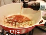 沒有冰箱臘腸怎么保存？懸掛陰涼通風(fēng)處