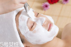 面膜和其他產(chǎn)品區(qū)別是什么？面膜保濕時(shí)間短