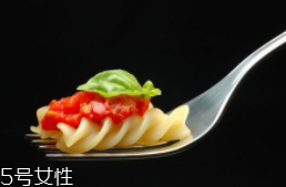 鋅對(duì)肌膚有哪些作用？鋅有助于防曬和抗衰老
