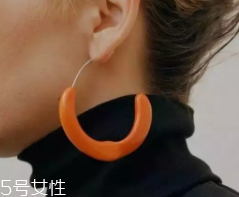 耳飾該怎么挑選？大臉適合耳釘