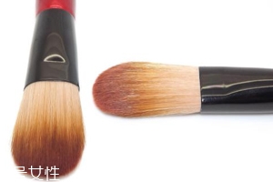 底妝工具該怎么選？干皮適合刷子