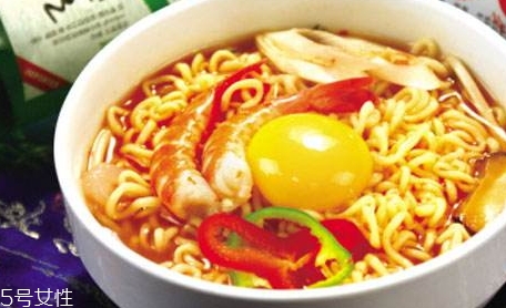 辛拉面和湯達(dá)人哪個(gè)好吃？