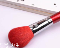 散粉刷怎么挑選？三種材質(zhì)各有優(yōu)點(diǎn)