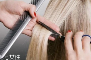 剪發(fā)能促進頭發(fā)生長嗎？毫無關(guān)系