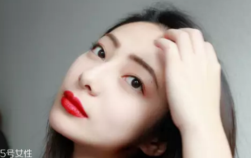 唇釉可以當腮紅嗎？唇釉這樣涂最好看