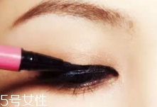 眉粉可以畫眼線嗎？