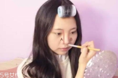 眉筆可以修容嗎？更推薦做鼻影修容