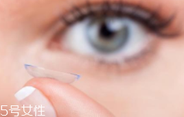 軟性隱形眼鏡人人都能戴嗎？糖友不能戴