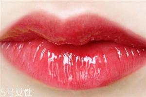 ysl唇釉怎么涂不掉色？唇部保養(yǎng)很重要