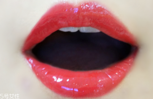 唇釉可以當腮紅嗎？唇釉這樣涂最好看